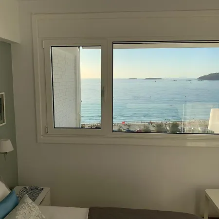 Mirando Al Mar. Playa America Apartmán