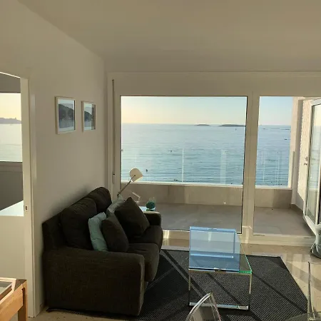 Mirando Al Mar. Playa America Apartamento *